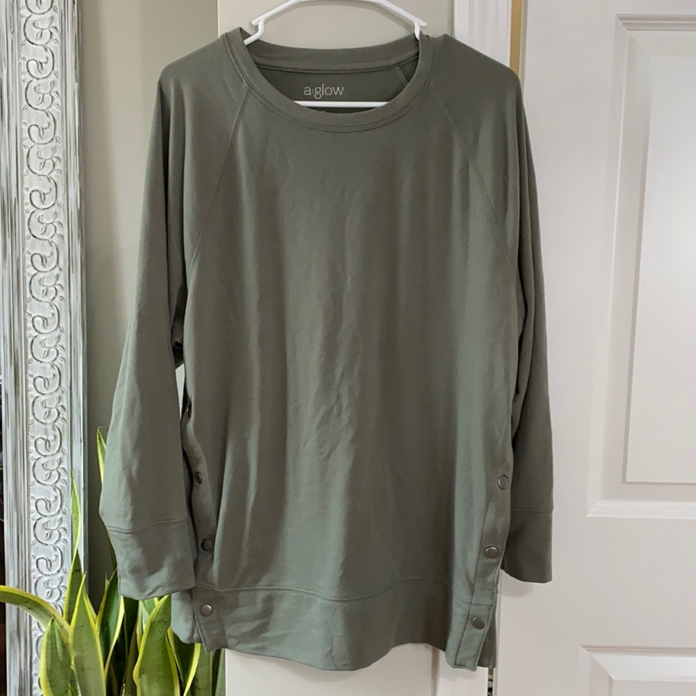 Maternity long sleeved pullover tunic